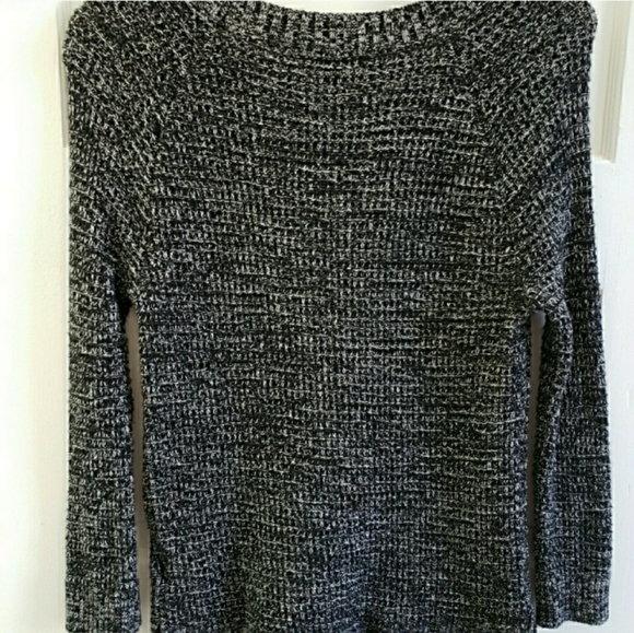 Banana Republic Scoopneck Pullover Long Sleeve Sweater - Picture 2 of 5